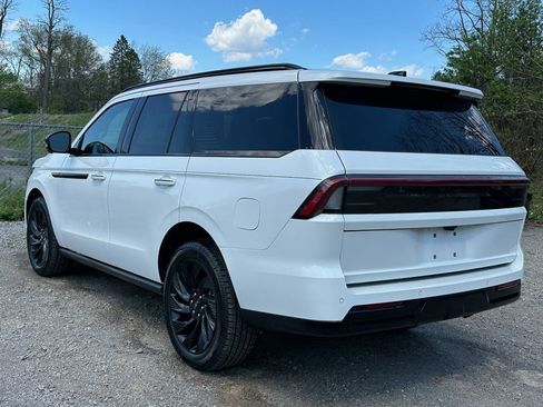 New 2026 Lincoln Navigator Reserve w/ Jet Appearance Package AWD/4WD image 30