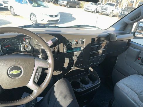 Used 2022 Chevrolet Express 2500 w/ Driver Convenience Package image 15