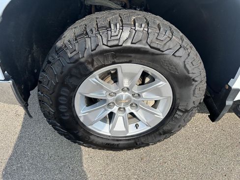 Used 2023 Chevrolet Silverado 1500 W/T w/ WT Safety Package AWD/4WD image 11