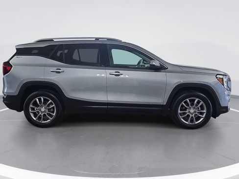 Certified 2024 GMC Terrain SLT AWD/4WD image 2