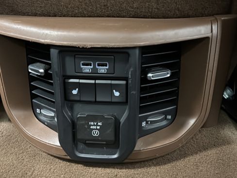 Used 2022 RAM 3500 Laramie AWD/4WD image 38