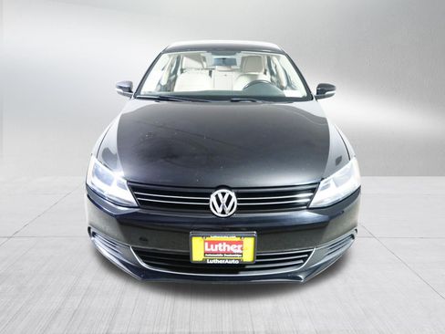 Used 2014 Volkswagen Jetta SE FWD image 2