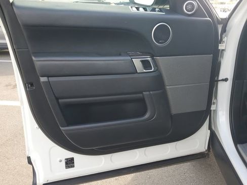 Used 2020 Land Rover Range Rover Sport HSE image 17