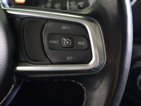 Used 2023 Jeep Wrangler Unlimited Sahara w/ Cold Weather Group AWD/4WD image 34