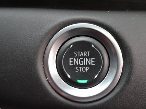 Used 2024 Cadillac Escalade ESV Sport Platinum w/ LPO, ONYX Package image 33