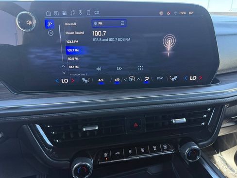 Used 2025 Chevrolet Suburban Z71 AWD/4WD image 39