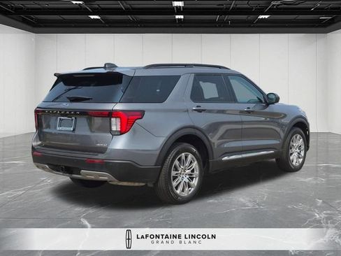 Used 2025 Ford Explorer Active w/ Active Comfort Package AWD/4WD image 5