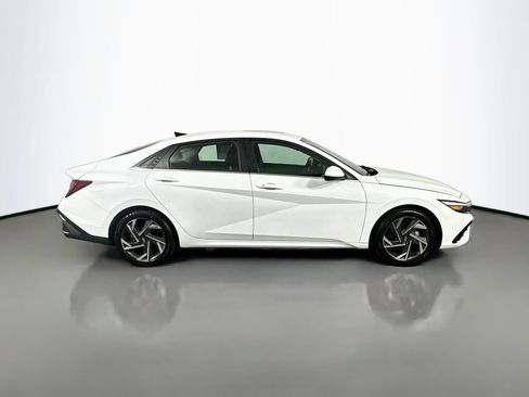 Used 2025 Hyundai Elantra SEL FWD image 7