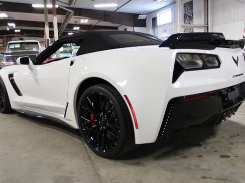 Used 2016 Chevrolet Corvette Z06 w/ 3LZ Preferred Equipment Group RWD image 4
