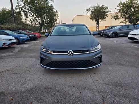 New 2025 Volkswagen Jetta SE image 2