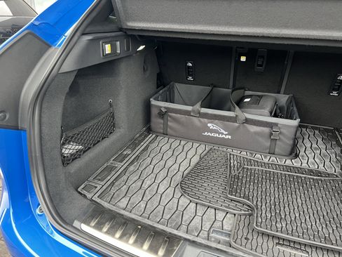 Certified 2024 Jaguar F-PACE SVR image 38