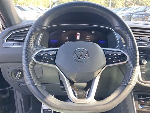 Used 2023 Volkswagen Tiguan SE R-Line FWD image 22