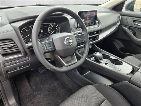 Used 2026 Nissan Rogue SV FWD image 10