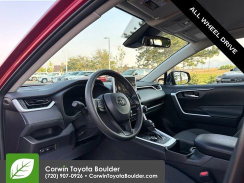 Used 2025 Toyota RAV4 XLE AWD/4WD image 25
