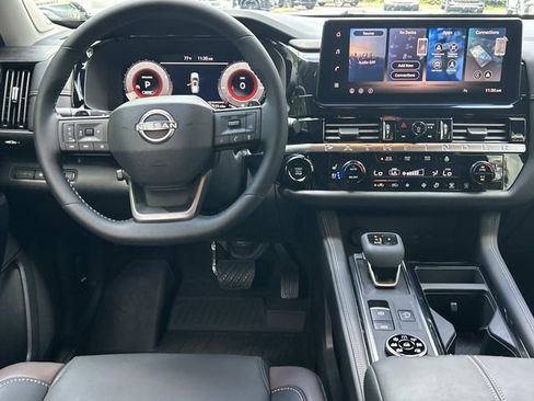 Used 2026 Nissan Pathfinder Platinum AWD/4WD image 25