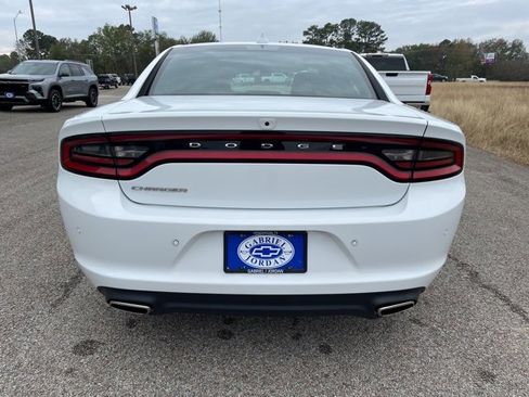 Used 2023 Dodge Charger SXT image 4