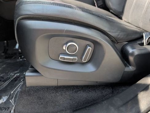 Used 2017 Land Rover Range Rover HSE AWD/4WD image 36