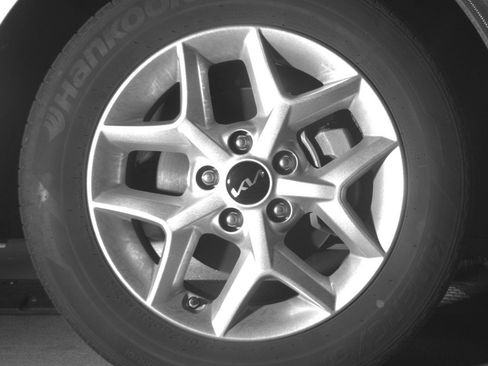 Used 2025 Kia Soul LX w/ LX Technology Package FWD image 13