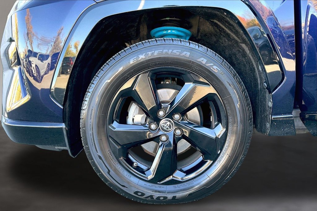 Used 2019 Toyota RAV4 XSE w/ XSE Weather Package AWD/4WD image 34
