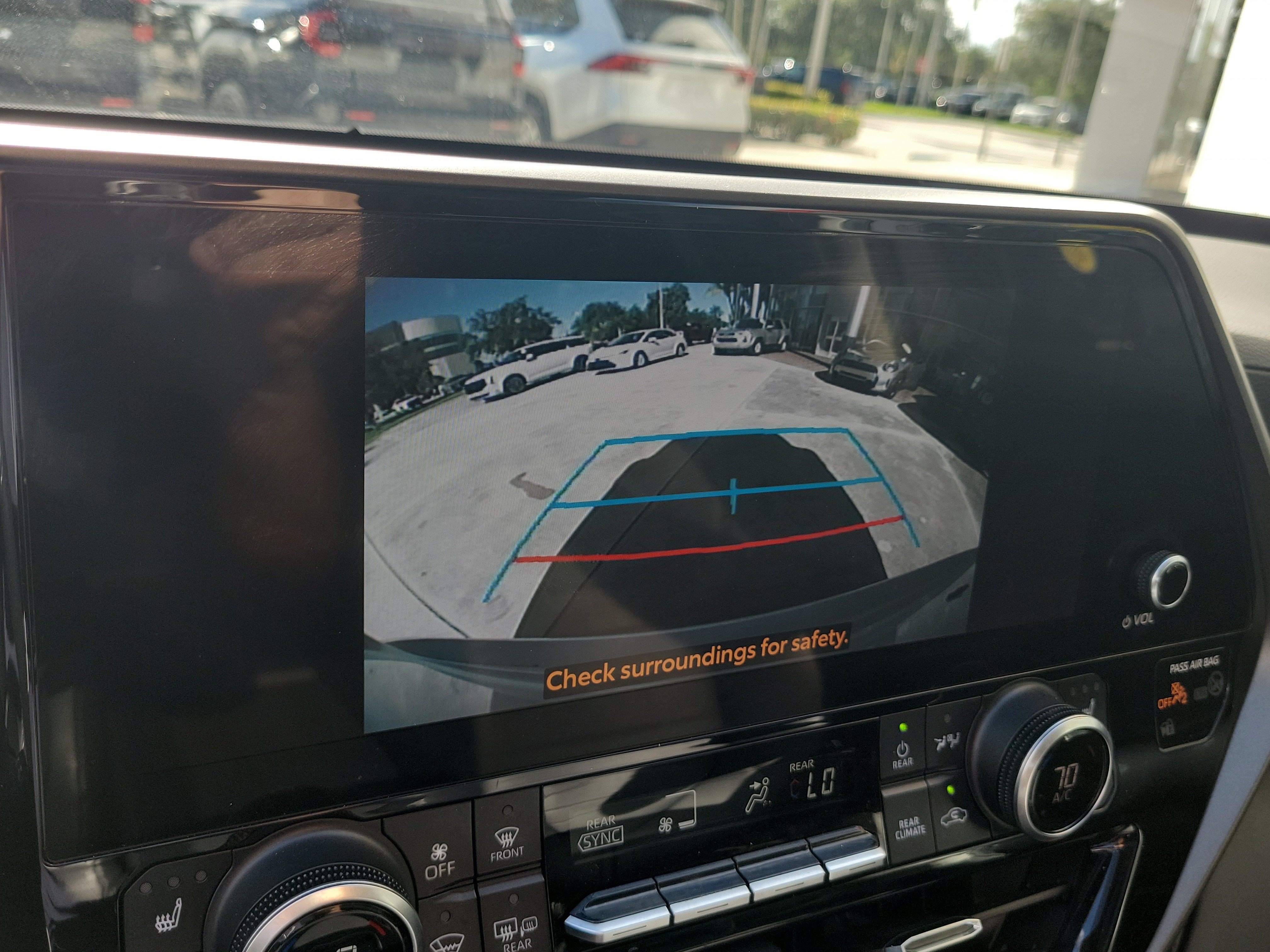 Used 2023 Toyota Highlander XLE FWD image 34