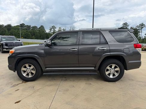 Used 2013 Toyota 4Runner SR5 RWD image 2