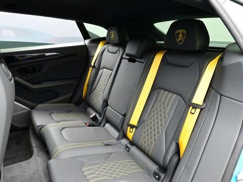 Used 2025 Lamborghini Urus SE AWD/4WD image 14