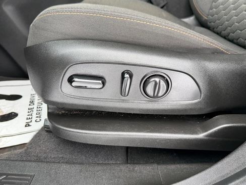 Used 2021 Chevrolet Equinox LT image 13