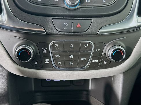 Used 2022 Chevrolet Equinox LT image 24