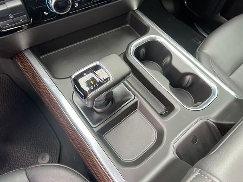 Used 2025 GMC Sierra 1500 Elevation w/ Elevation Premium Package image 19