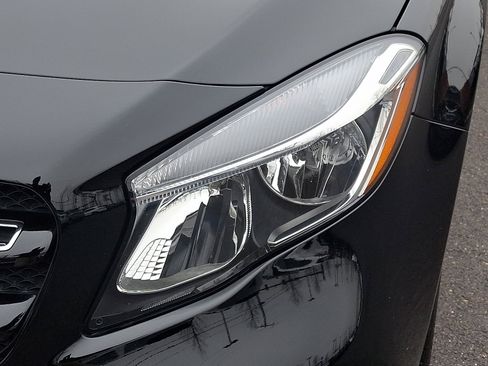 Certified 2019 Mercedes-Benz GLA 250 4MATIC image 9