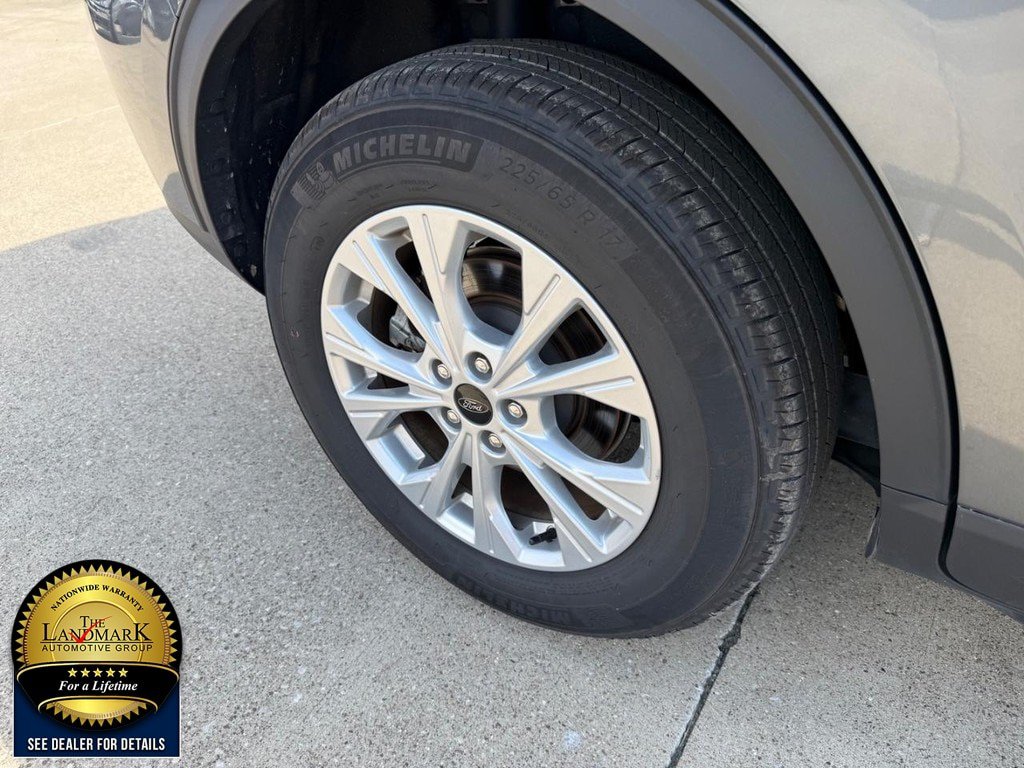 Used 2025 Ford Escape Active FWD image 19