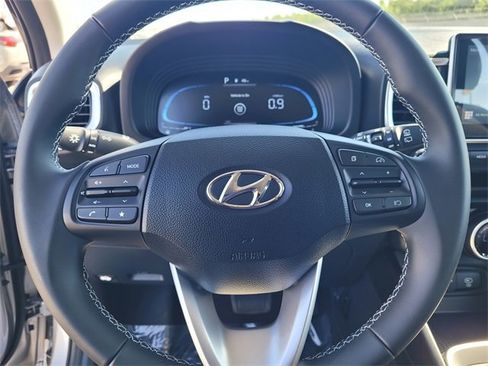 New 2025 Hyundai Venue SEL image 12
