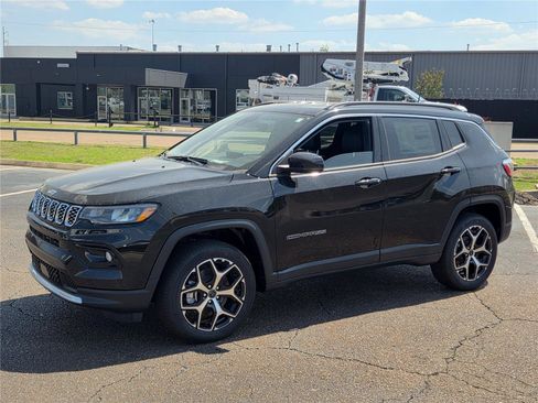 New 2026 Jeep Compass Limited AWD/4WD image 1