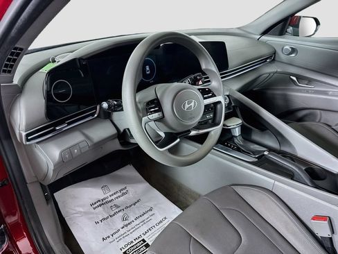 Used 2024 Hyundai Elantra SEL FWD image 9