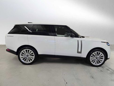 New 2026 Land Rover Range Rover SE image 6