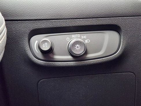 Certified 2025 Buick Encore GX Preferred FWD image 22