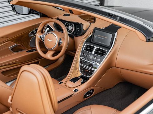 Used 2019 Aston Martin DB11 Volante RWD image 13