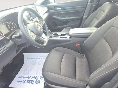 Used 2024 Nissan Altima 2.5 SV image 9