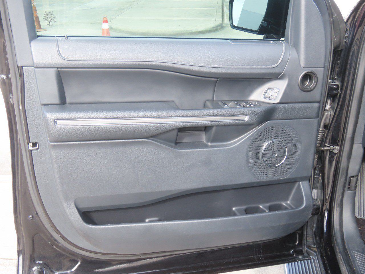 Used 2022 Ford Expedition Max XLT RWD image 26