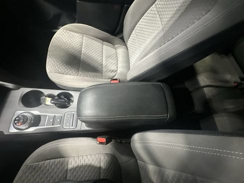 Used 2021 Ford Escape SE FWD image 28