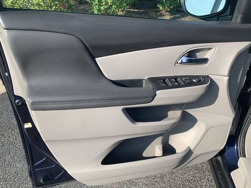 Used 2014 Honda Odyssey EX-L image 17