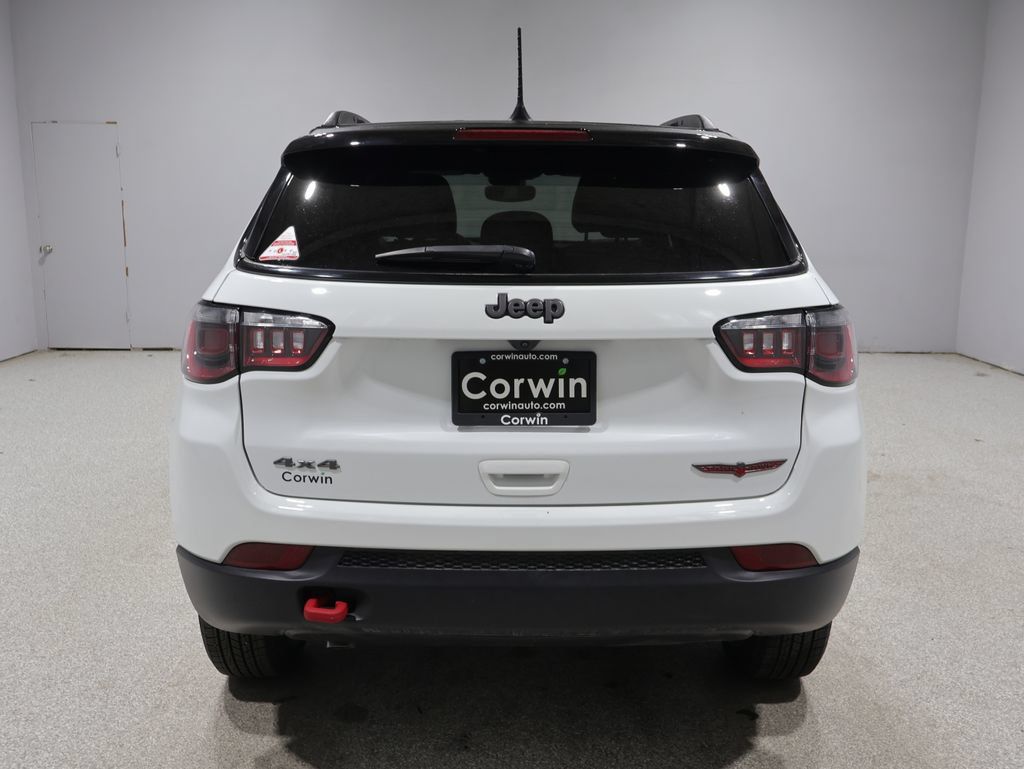 Used 2023 Jeep Compass Trailhawk w/ Trailhawk Convenience Group AWD/4WD image 4
