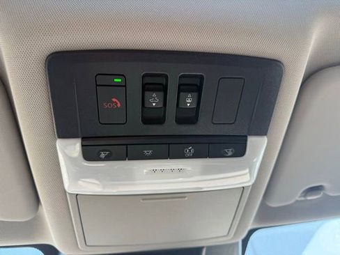 Used 2023 Nissan Rogue SL image 23