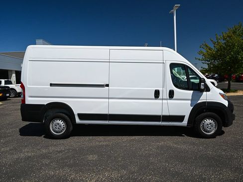 Used 2025 RAM ProMaster 3500 w/ Convenience Group FWD image 3