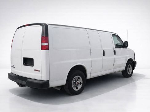Used 2021 GMC Savana 2500 w/ Communications Package image 3