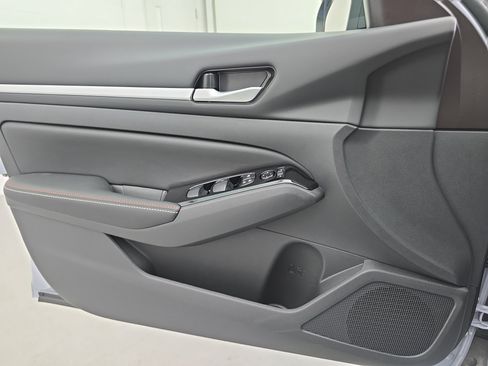 New 2025 Nissan Altima 2.5 SR w/ SR Premium Package image 26