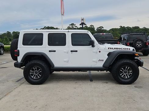 Used 2025 Jeep Wrangler Unlimited Rubicon w/ XTREMEE 35" Tire Package AWD/4WD image 4