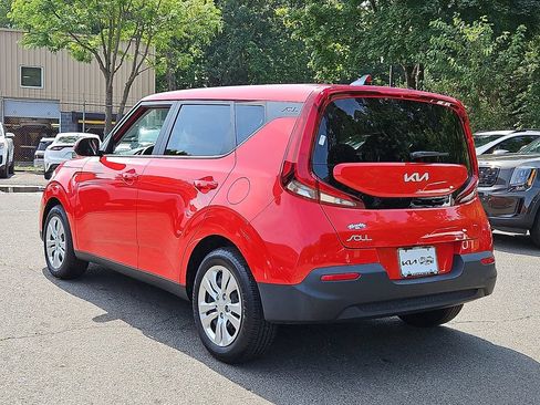 Used 2022 Kia Soul LX FWD image 5