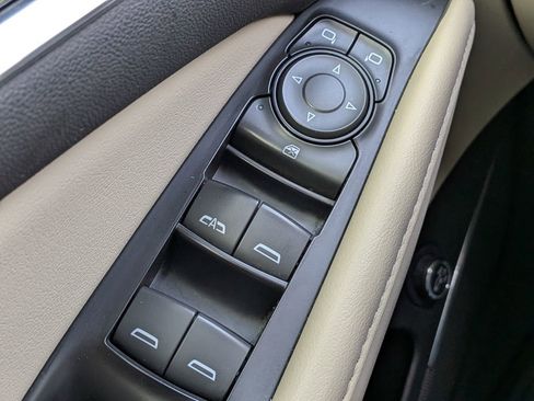 Used 2021 Buick Enclave Essence image 23