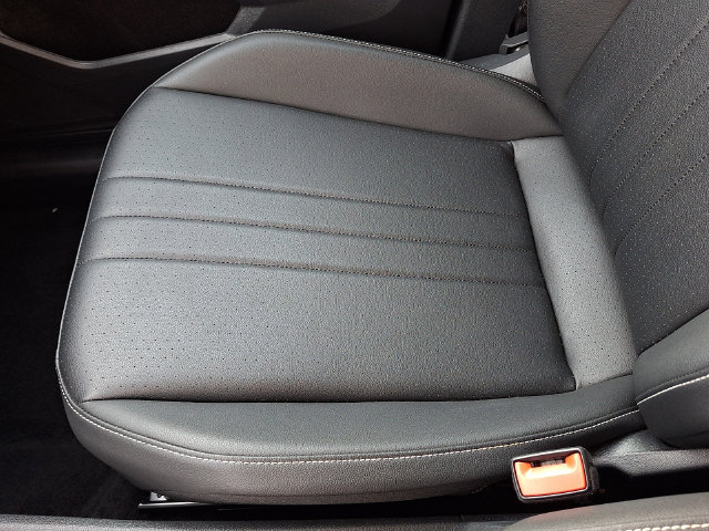 Certified 2023 Volkswagen Tiguan SE FWD image 25